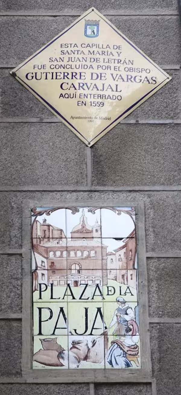 Placa situada en la Capilla del Obispo, donde se encuentra el Cenotafio del Obispo D. Gutierre de Carvajal y Vargas